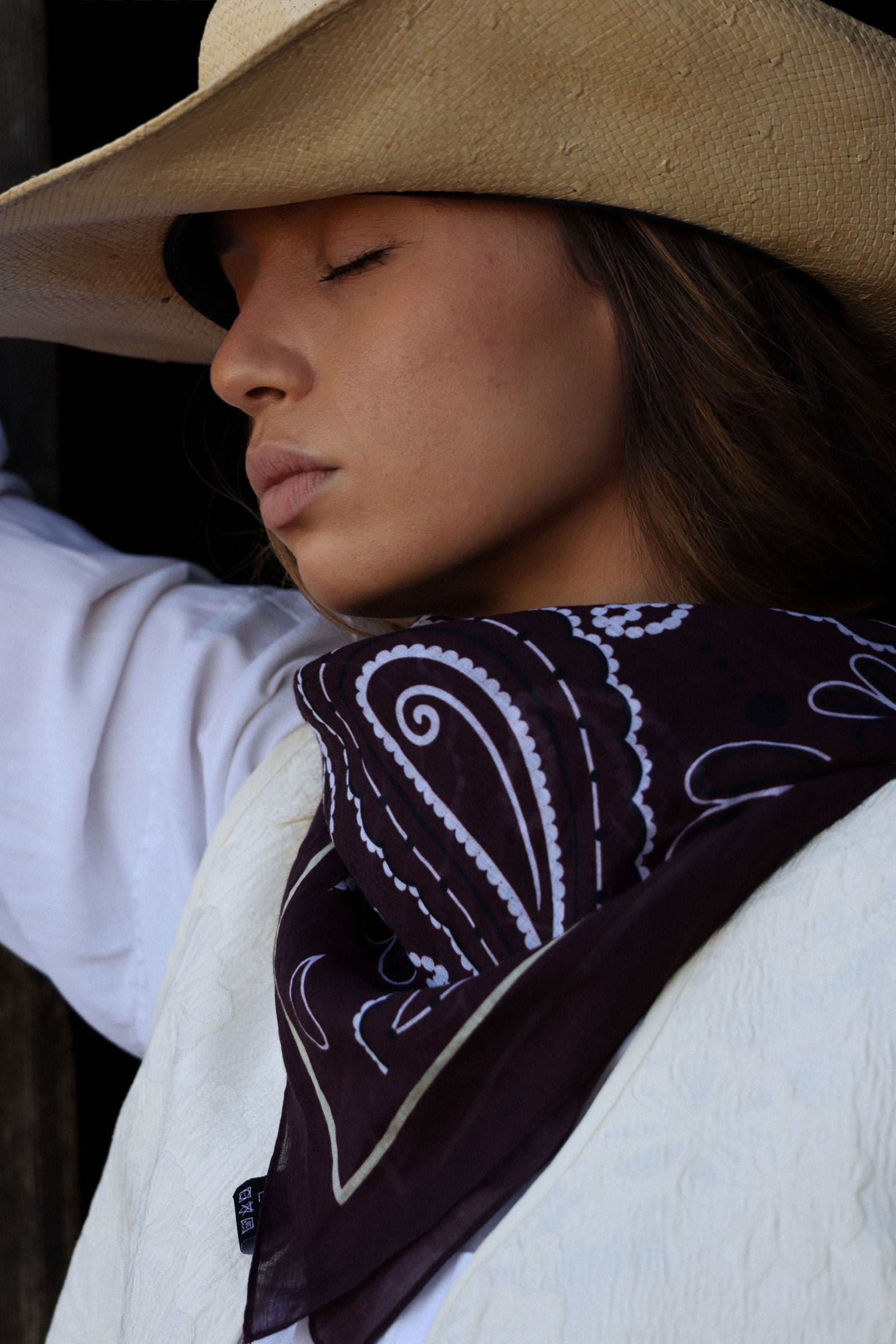 Kaihana beachwear, paréos et foulards inspirés par l’océan.